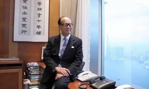 國(guó)寶級(jí)商業(yè)大佬的辦公室長(zhǎng)啥樣？