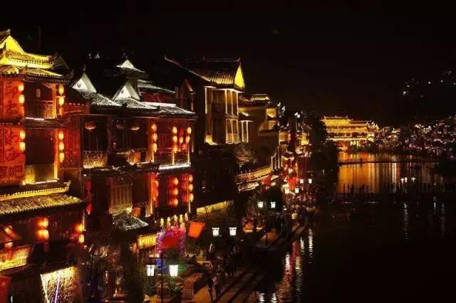 厲害了！觸摸屏公司的現(xiàn)代 loft辦公空間